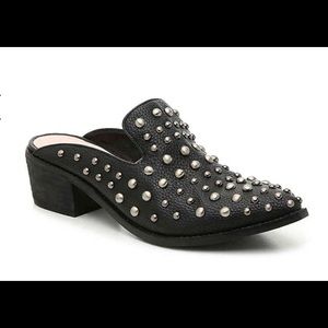 CHINESE LAUNDRY
MOLLIE MULE